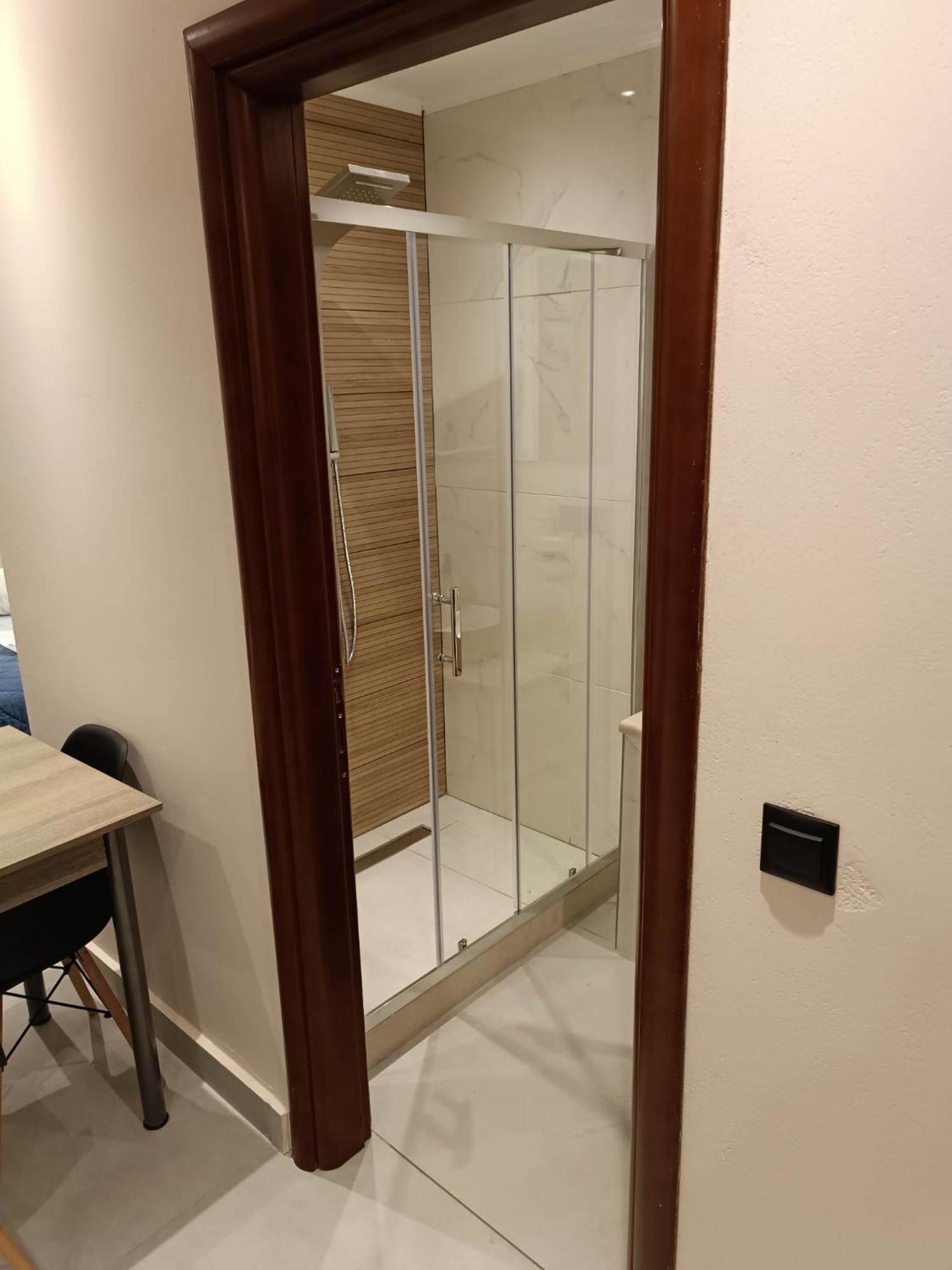 Newly Renovated Apartment Next To The Port Mantouki Bagian luar foto