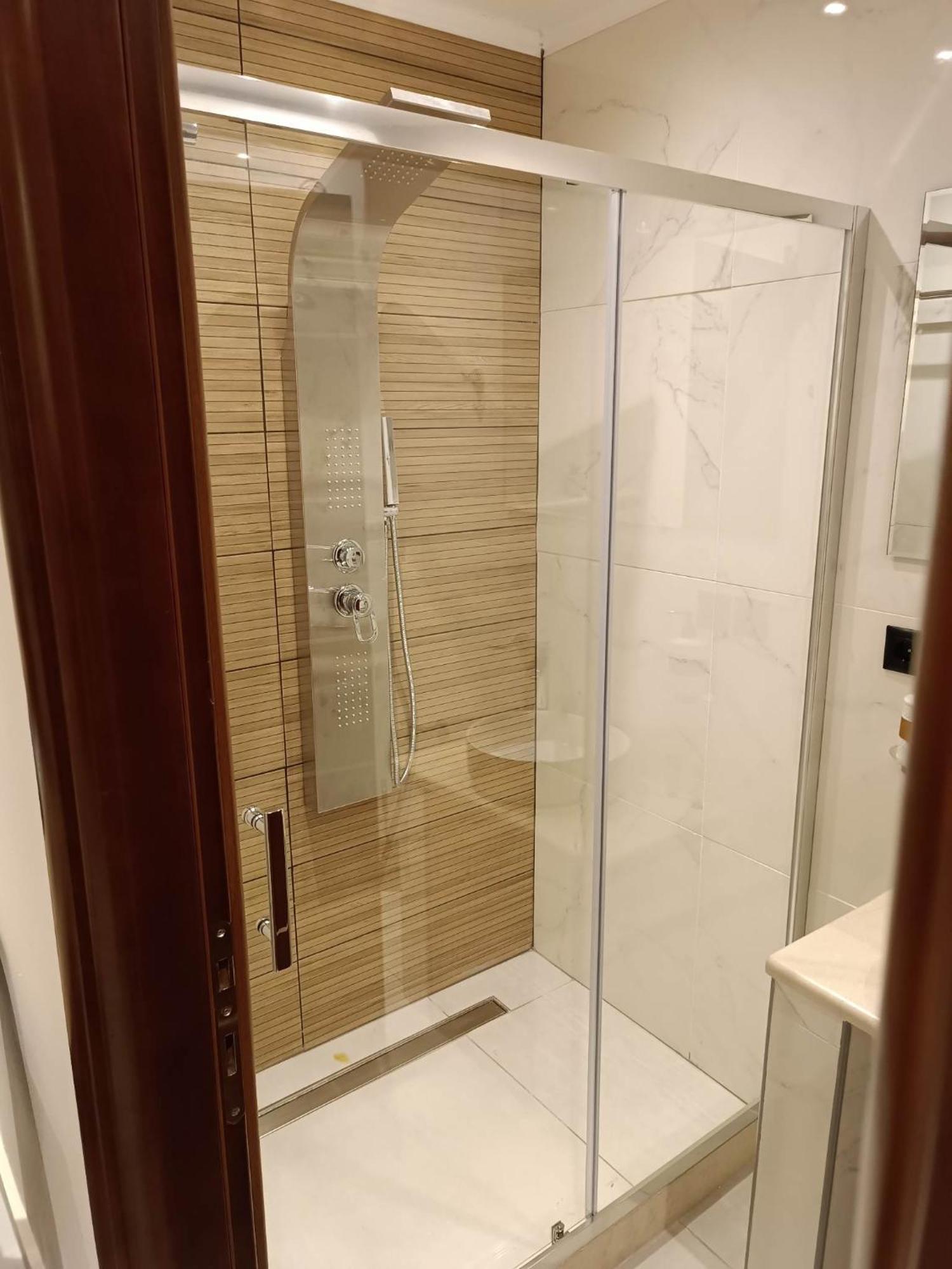 Newly Renovated Apartment Next To The Port Mantouki Bagian luar foto