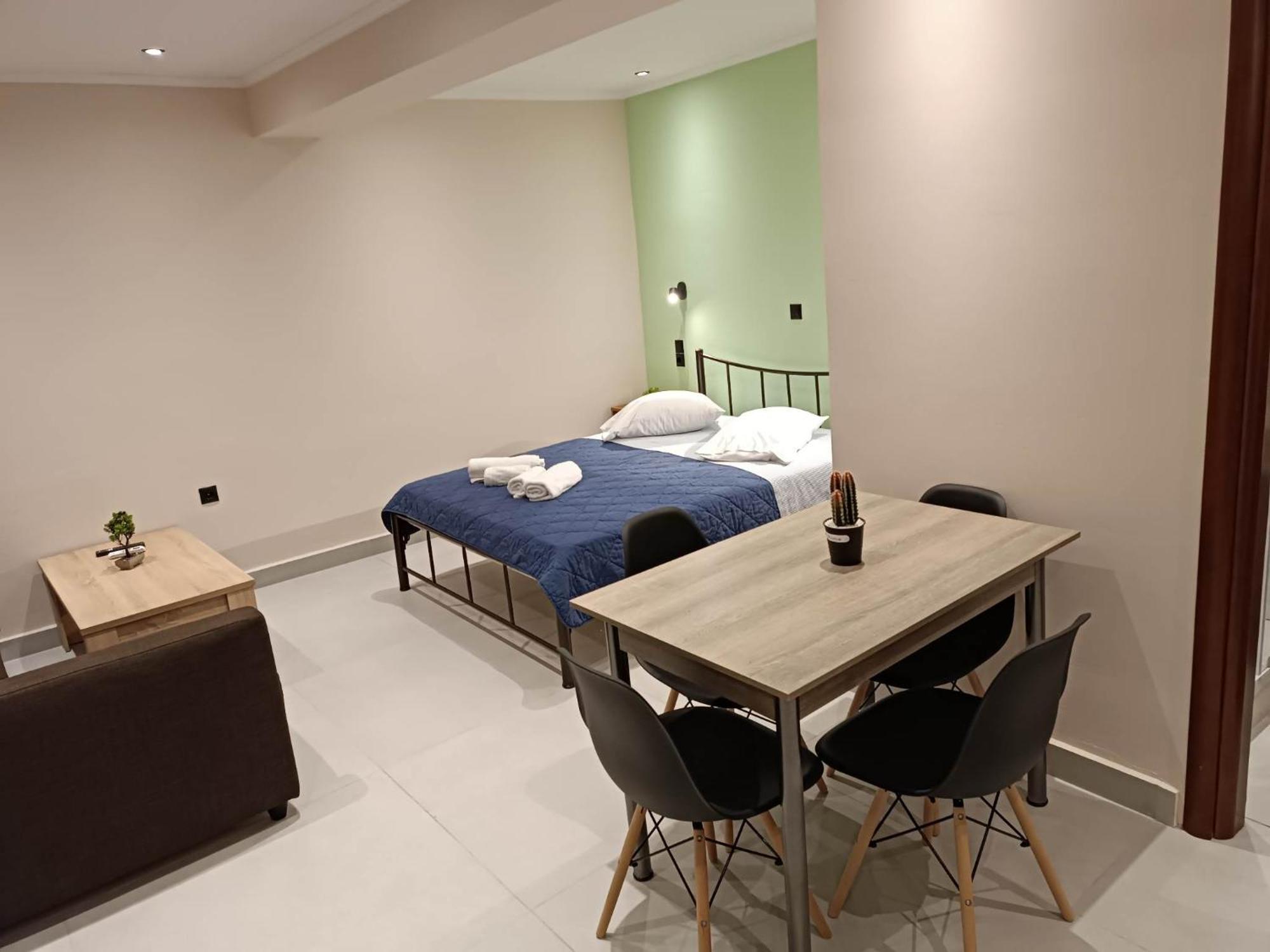 Newly Renovated Apartment Next To The Port Mantouki Bagian luar foto